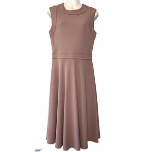 Gucci Midi A-Line Dress Size Medium Pink Belt Detail Fit and Flare